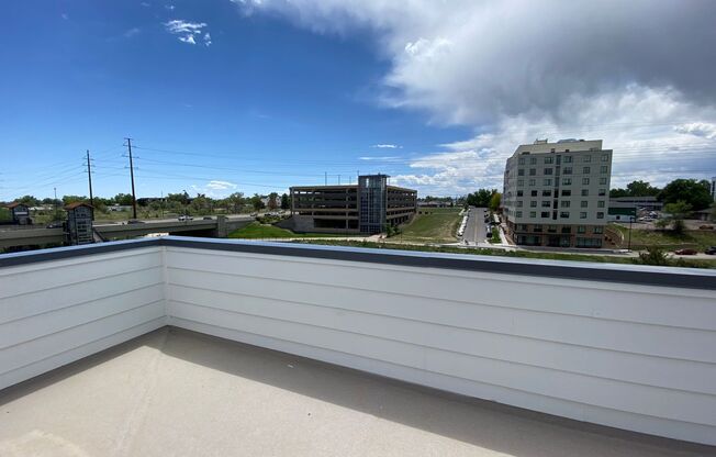 3 beds, 2.5 baths, $2,995, Unit 5305 W 12th Avenue