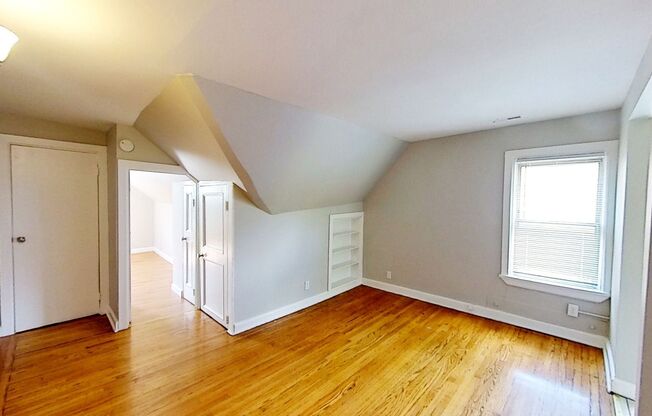 163 165 LEIGHTON AVE