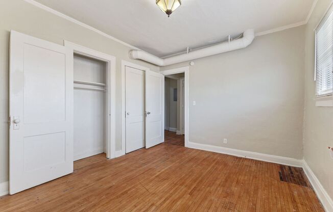 2 beds, 1 bath, 857 sqft, $1,025, Unit 11