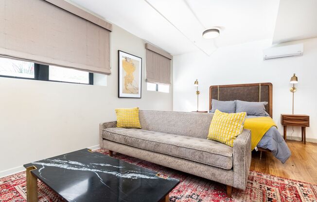 Studio, 1 bath, 300 sqft, $1,900, Unit Garden 1FL