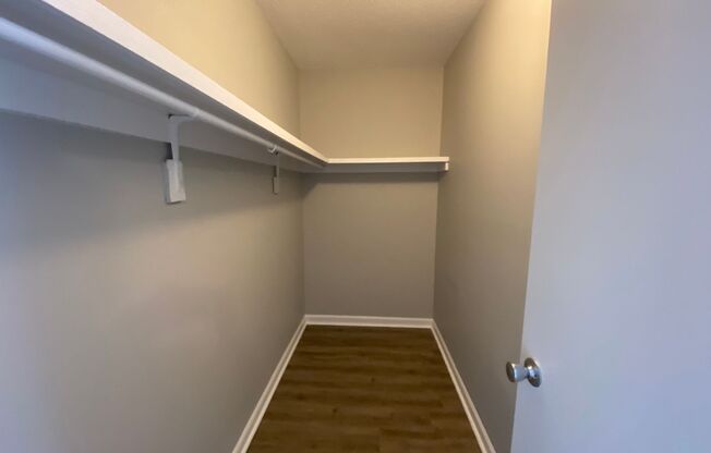 1 bed, 1 bath, 635 sqft, $1,095, Unit 2560
