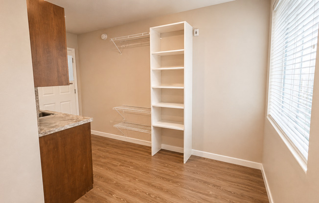 Studio, 1 bath, 154 sqft, $1,195, Unit 351