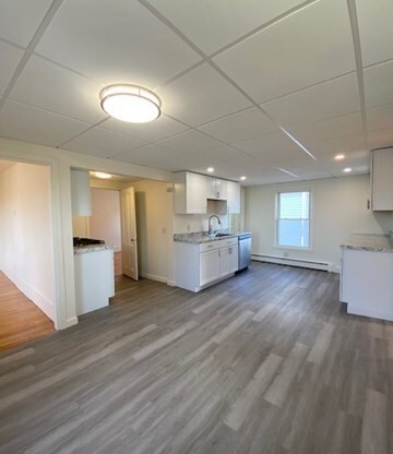 3 beds, 1 bath, 1,100 sqft, $2,600, Unit 2