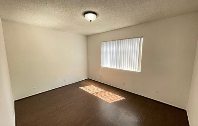 2 beds, 1 bath, 775 sqft, $2,345, Unit 656