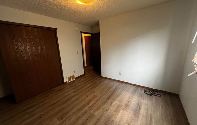 2 beds, 1 bath, 770 sqft, $825, Unit #2