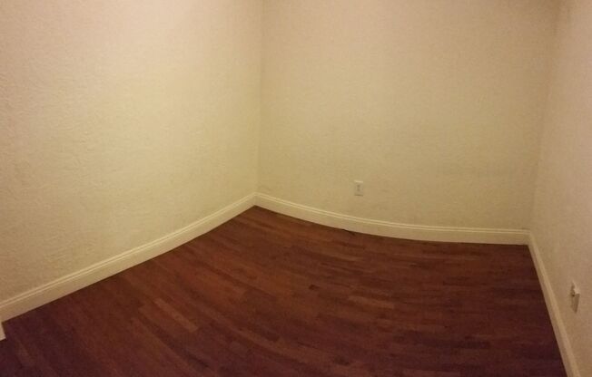 2 beds, 1 bath, $1,600, Unit #1