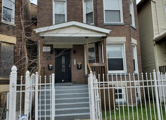 7341 S UNIVERSITY AVE