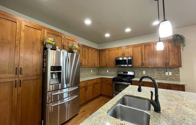 4Bd/2.5Ba Storybook Furnished Home in Beaverton with Solar ~ Close to Max Station, Nike, Intel, Columbia and more!