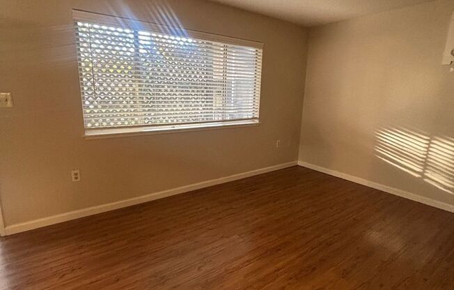 2 beds, 1 bath, 750 sqft, $1,725, Unit 4560