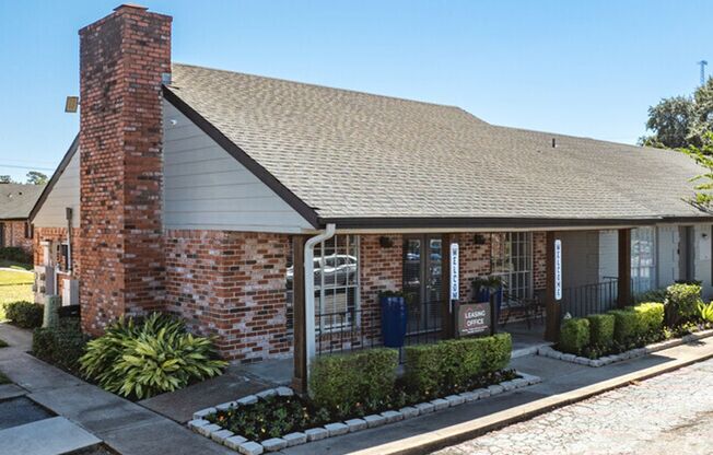 1 bed, 1 bath, 707 sqft, $900, Unit 219