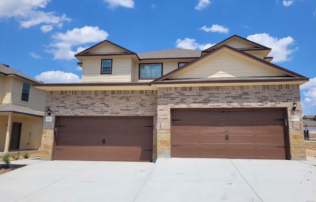 3/2.5 Luxury Townhome in Seguin