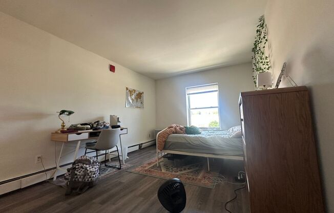 1 bed, 1 bath, $1,195, Unit 309