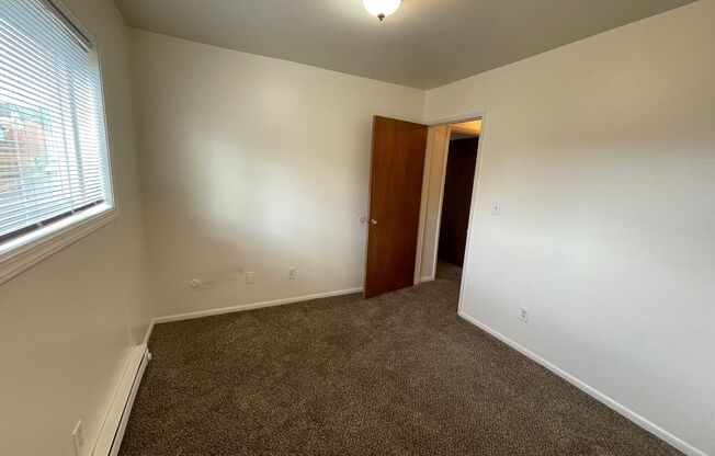 3 beds, 1 bath, $1,350, Unit #11