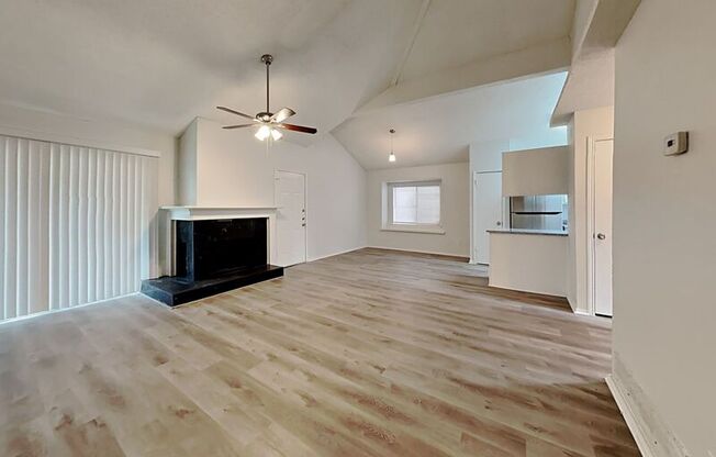1547 HUNTERWOOD DR