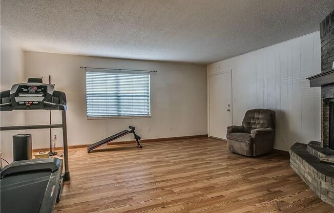 1 bed, 1 bath, $900, Unit #142