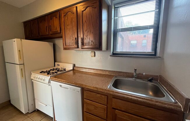 2 beds, 1 bath, 800 sqft, $1,754, Unit 6224 Fifth Ave. #311H