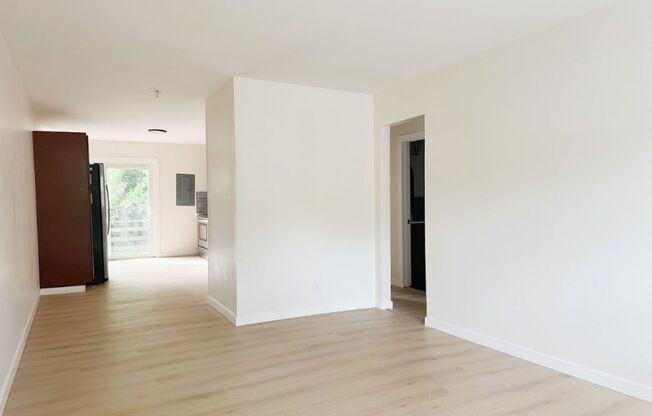 804-806 N Fairlawn Cir