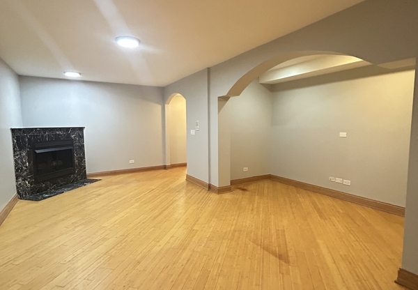 4518 S VINCENNES
