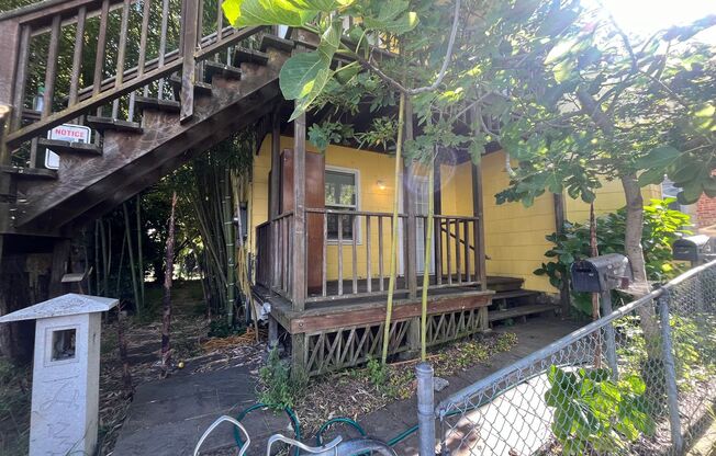 2 beds, 1 bath, $1,995