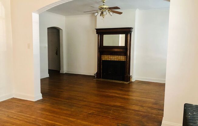 2 beds, 1 bath, 1,800 sqft, $1,500, Unit G