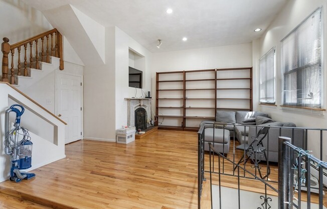 113 W DEDHAM