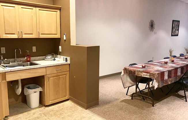 Monroe Street Abbey Apartments
