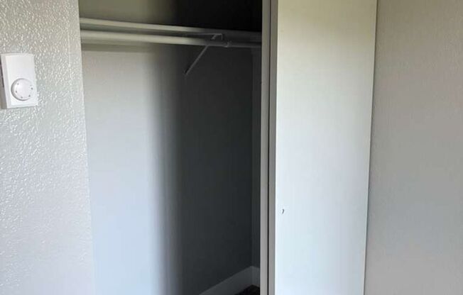 2 beds, 1 bath, 850 sqft, $1,575, Unit 1107 L6