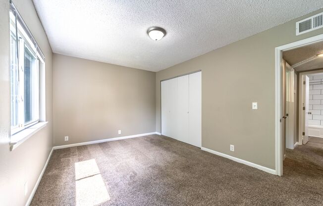 2 beds, 1 bath, 812 sqft, $925, Unit L-6