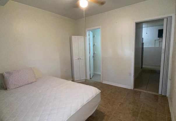 129 DAHLIA DR