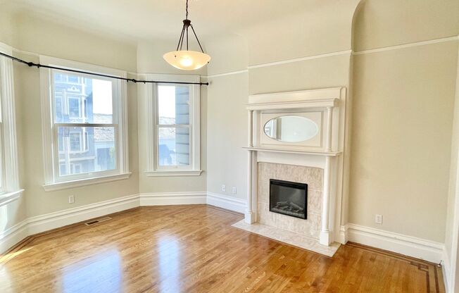 Bright and Airy 3 Bedroom in the Heart of Pacific Heights! Laundry! PROGRESSIVE