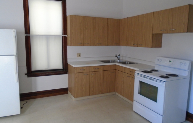 3469 N KEDZIE