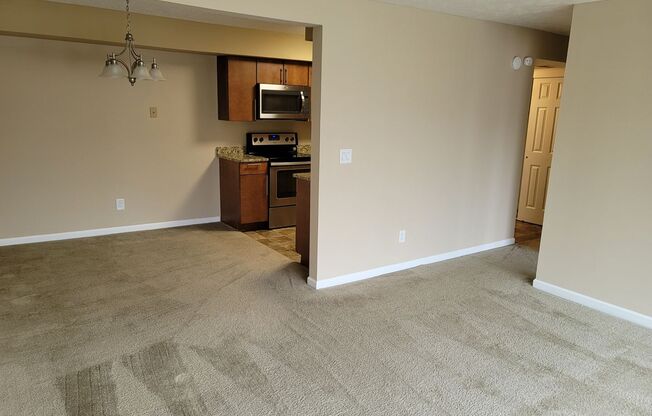 1 bed, 1 bath, 750 sqft, $1,012, Unit 303