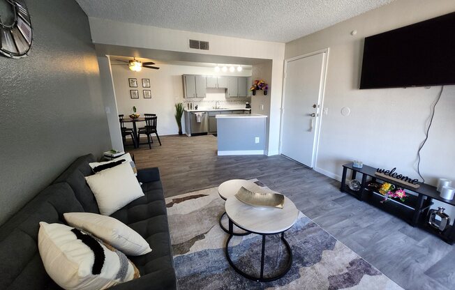 1 bed, 1 bath, 704 sqft, $1,164