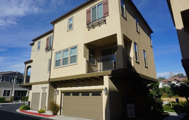 Beautiful 2 Bed 2.5 Bath End Unit with Loft in Yorba Linda