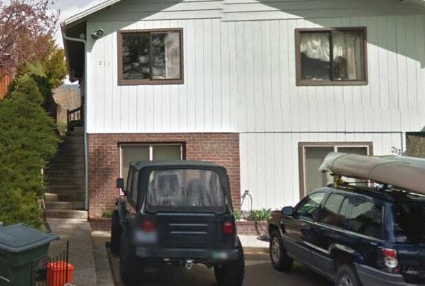 211 MAIN AVE
