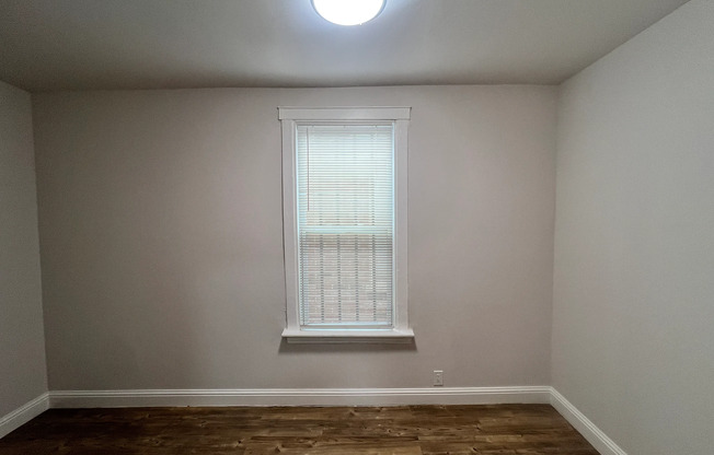 8208 S SOUTHSHORE DR