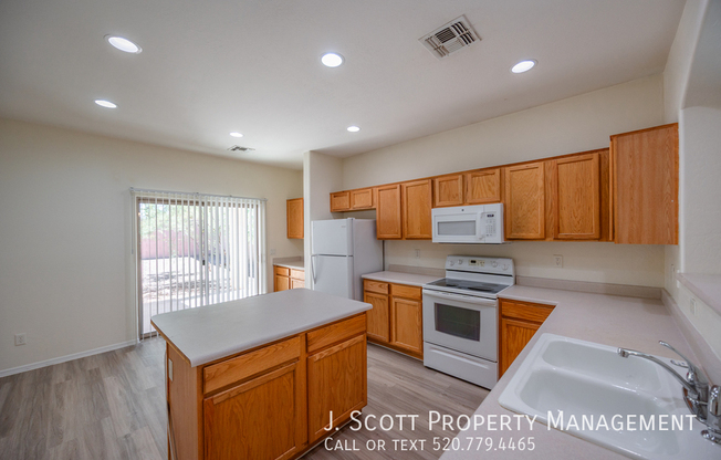 4540 E SUNDANCE AVE