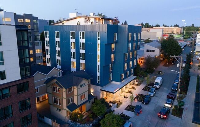 Studio, 1 bath, 243 sqft, $1,375, Unit 209