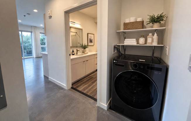 Studio, 1 bath, 329 sqft, $1,695, Unit 209