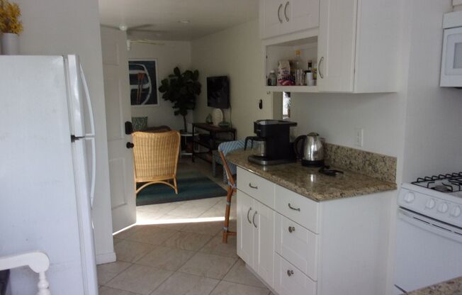 2 beds, 1 bath, $2,900