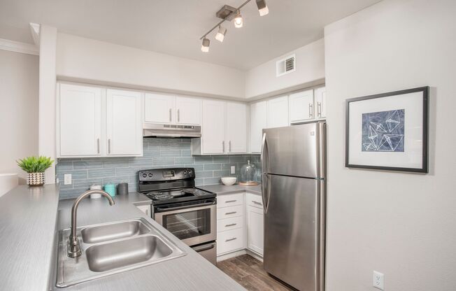 2 beds, 2 baths, 972 sqft, $1,599, Unit 320
