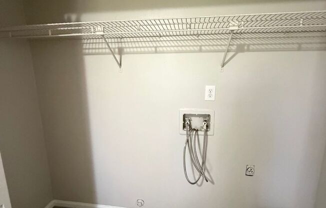 2 beds, 1 bath, 800 sqft, $1,073, Unit 1450