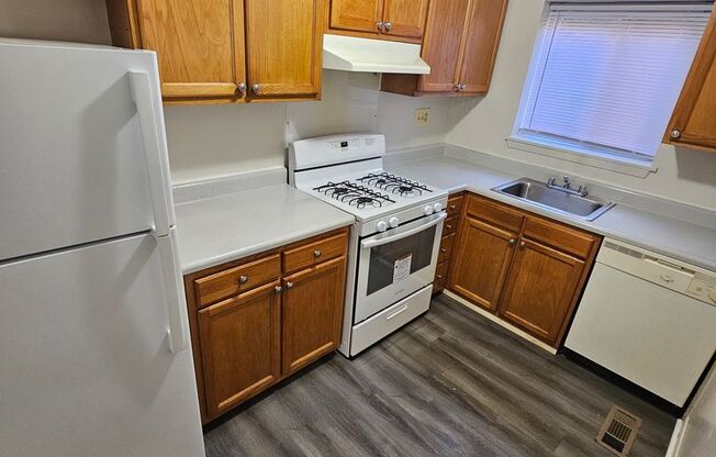 2 beds, 1 bath, 798 sqft, $1,200, Unit 4613-F