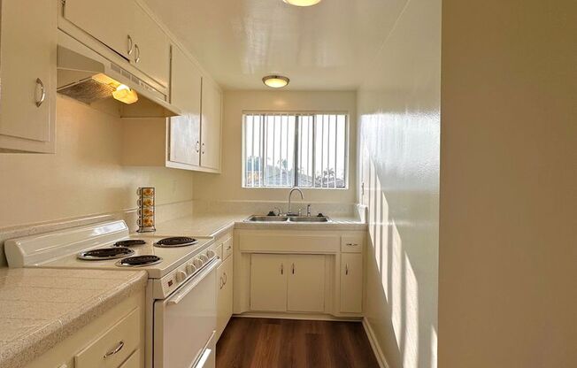 1 bed, 1 bath, 635 sqft, $1,850, Unit 05