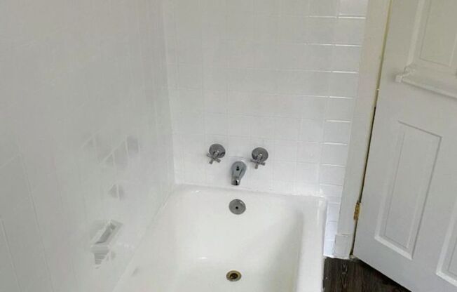 2 beds, 1 bath, 788 sqft, $1,725, Unit 4210P3