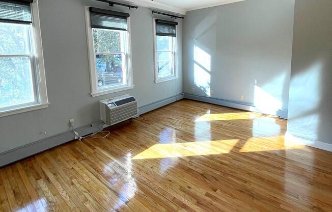 Studio, 1 bath, 515 sqft, $3,250