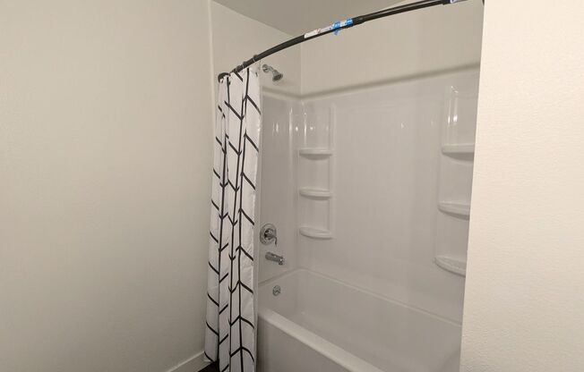 2 beds, 2 baths, $2,750, Unit UNIT 2737