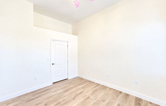 2 beds, 2 baths, $1,450, Unit # 1924