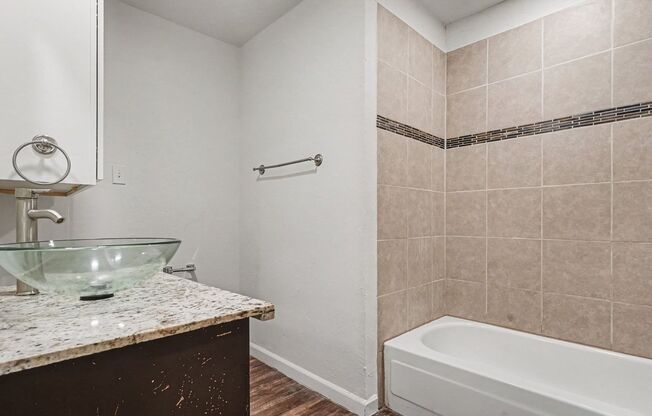 4 beds, 2 baths, $1,725