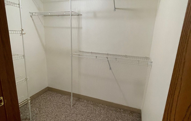 2 beds, 1 bath, 1,000 sqft, $1,000, Unit TE218X-225